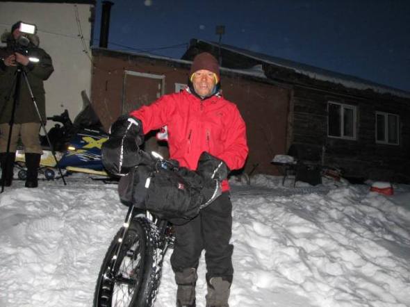Donald Kane ha lasciato White Mountain stamattina alle 08:25. Con un frizzante -23°C, cielo limpido, e senza neve fresca